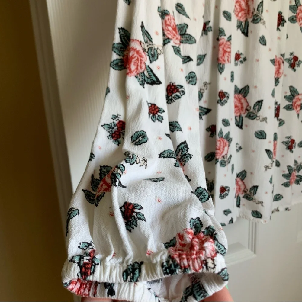 Lucky Brand White Rose Floral Long Sleeve Blouse, size M - Picture 4 of 8
